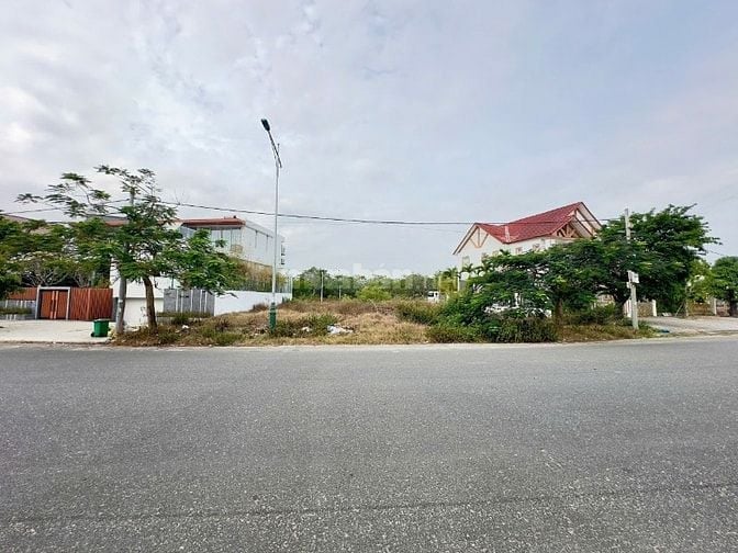 Bán đất măt tiên đuong Song Hào quận Ngủ Hành Sơn cũ..dt 469m2.. Liên 