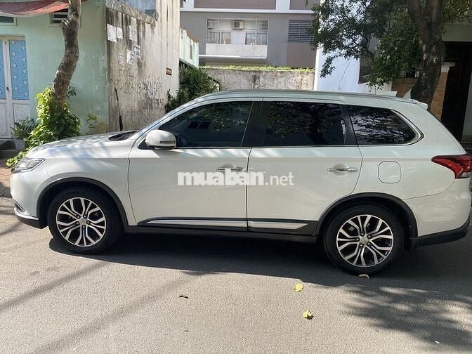 Xe Outlander 2017 nhập Nhật CVT 2.4 2 cầu 4WD