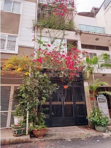 Nhà Q3, 3 Tầng, 63m2, 3PN, 4WC Xe Tải Vào, Sổ Hồng, chỉ 13 Tỷ !