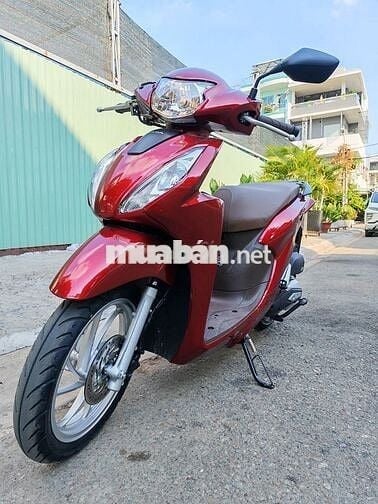 Cần bán xe mới mua hơn tháng.