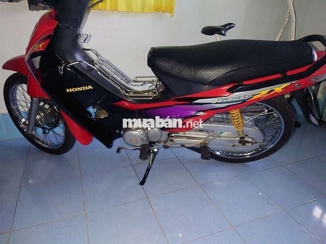 Xe chính chủ mua năm 2015 giờ bán mua lại xe mới