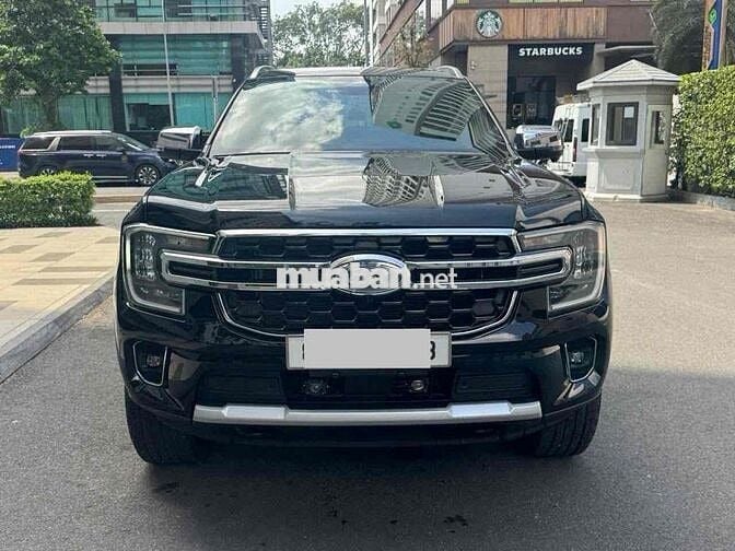 Ford Everest 2024 Titanium 2.0L 4x2 AT - 8000 km