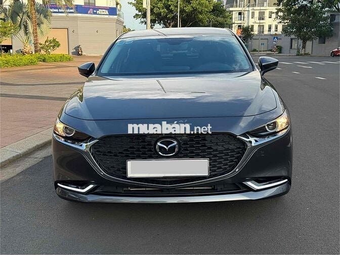 Mazda 3 2023 1.5L Luxury - 15000 Km
