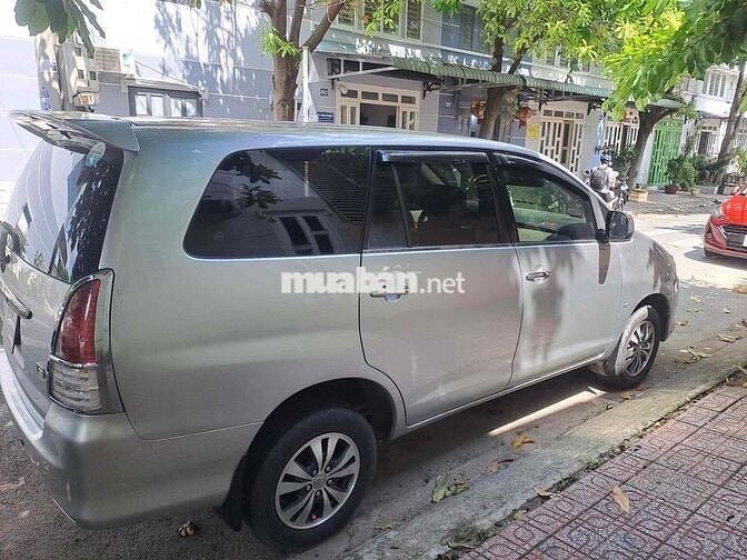 Toyota Innova 2011 G - 346737 km