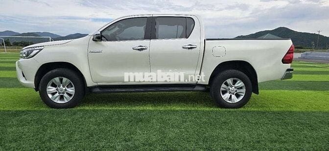 Bán Hilux 4×4 số tự động 2017