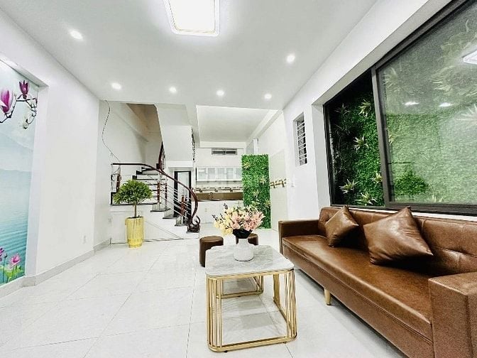 Mua bán liền tay nhà đường 3 tháng 2, quận 11, giá 2tỷ6