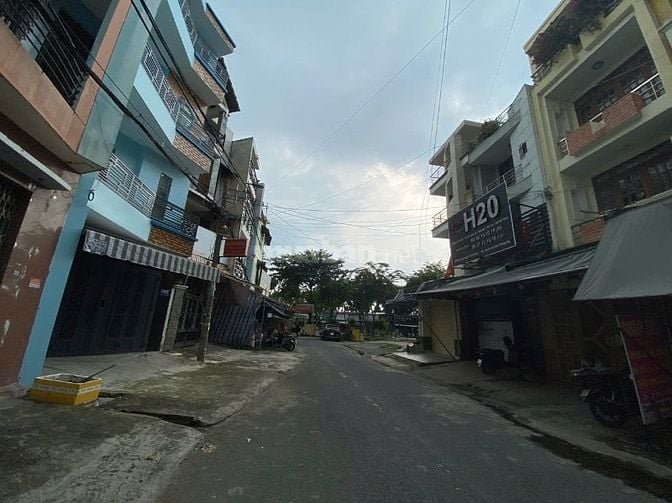 Bán nhà mặt tiền chợ Hạnh Thông Tây