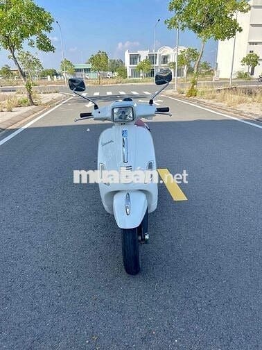 Bán Vespa 150 Fi đèn vuông đẹp long lanh biển Vip