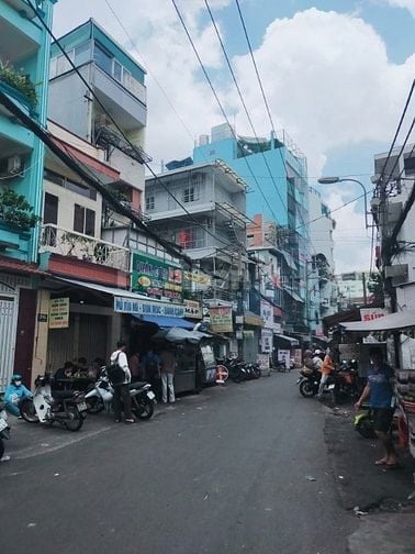 Nhà mặt tiền 4,1×21m 3 lầu 16PN cho thuê 60tr đối diện trường ĐH CN4