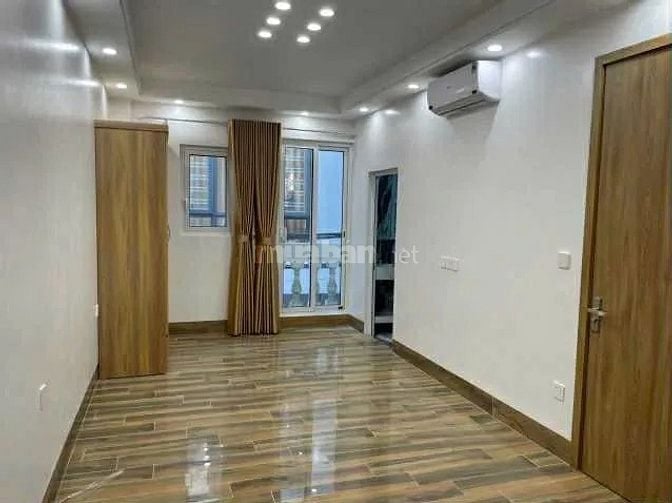 Bán nhanh nhà Phố Hoa Bằng, Thang máy, 35m, 6 tầng, 5m MT, giá 12 tỷ 