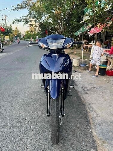 xe đẹp may em zin.9chủ gia xem xe lộ vòng cung