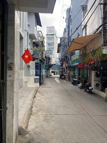 Hẻm xe hơi CMT8,Gần mặt tiền Ngang 4m,3Tầng,7PN,Thông Ra Hoà Hưng 
