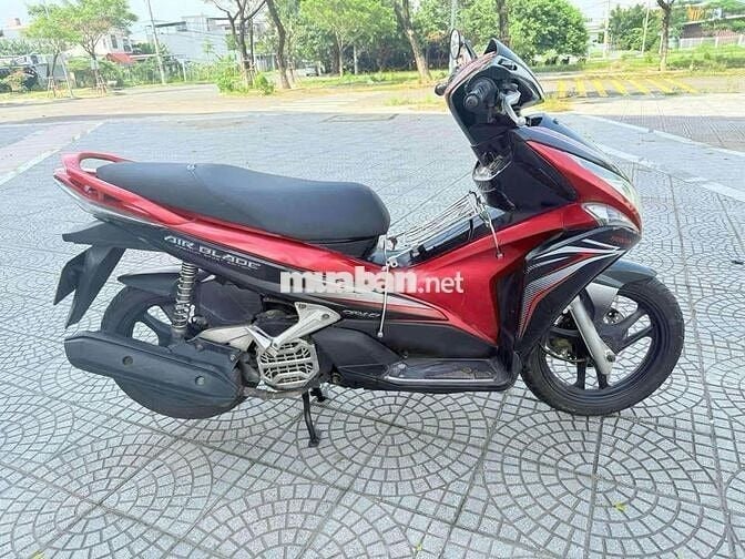 Ban xe Airblade đỏ đen 8tr5