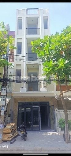 Cho thuê căn hộ dịch vụ tòa nhà mặt tiền 169 Ỷ Lan Nguyên Phi