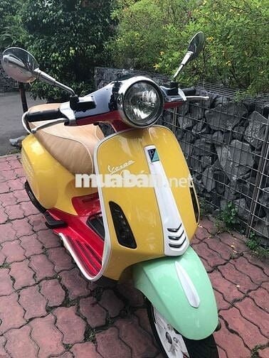 Vespa Primavera. Đẹp long lamh . Bstp e chính chủ