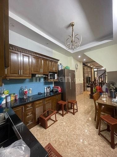 Bán nhà 5 tầng phố Nguyễn Đình Thi, nhà dân xây, gần Hồ Tây, ở luôn