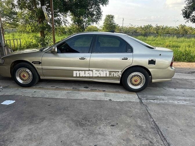 Honda Accord 1995 2.0 MT - 12454 km