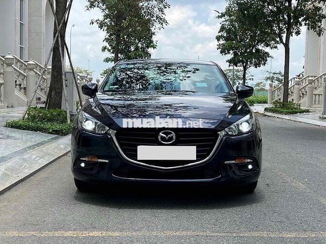 Mazda 3 2018 1.5 AT Sedan - 32000 km