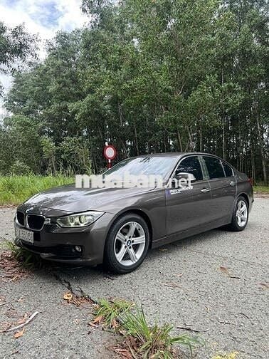 BMW 2013 320i - 94000 km
