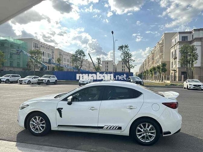 Mazda 3 2018 1.5 AT Sedan - odo hơn 9v