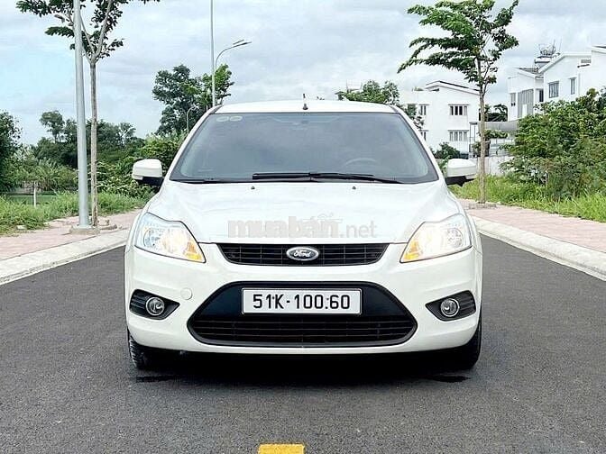 Ford Focus 2013 Trend 1.6 AT Hatchback - trắng
