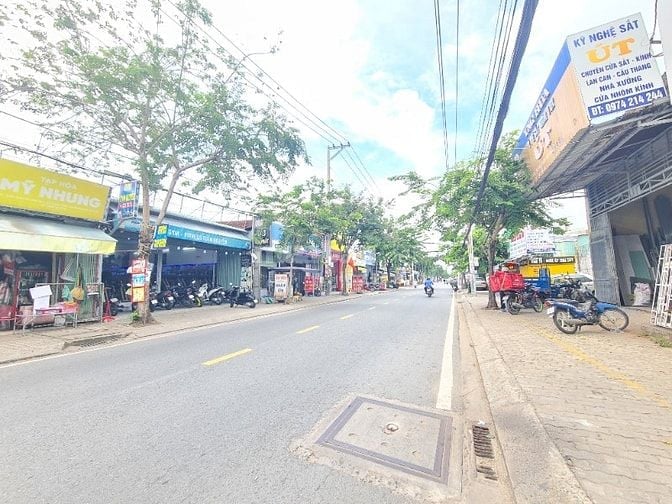 Bán Nhà Xưởng Mặt Tiền Nguyễn Văn Tạo, Gần 6000m2 Đất, Sẵn Xưởng, Kho