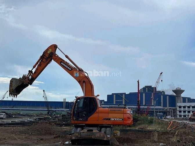 BÁN MÁY XÚC ĐÀO DOOSAN DX210; GIÁ 1.3 tỉ thương lượng