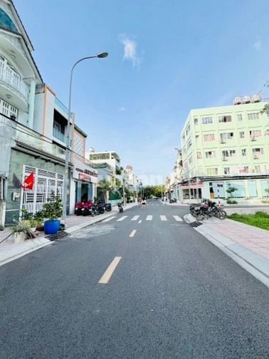Bán nhà mặt tiền 4 tầng, 100m2(5x20), gần Võ Văn Kiệt, chỉ hơn 9 tỷ.