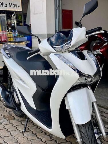 SH 125i ABS 2022 Siêu Lướt 2.600Km hồ sơ cầm tay