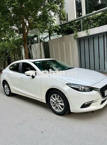 Mazda3 Facelift Full Option cuối 2017 rất mới.