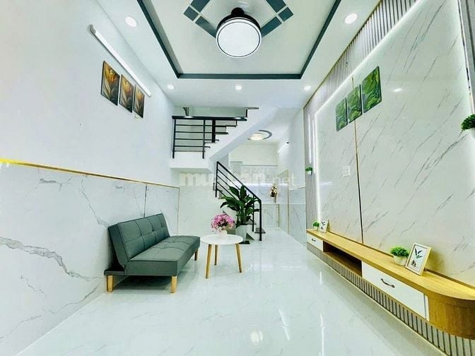 Nhà  1 trệt  1 lầu  nhà  mới  vào  ở liền 