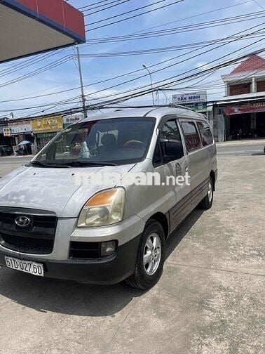 cần bán Hyundai Starex 6 người 800 ký có máy lạnh
