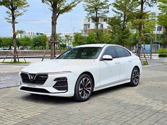 VinFast Lux A2.0 2021 2.0 AT - 35000 km