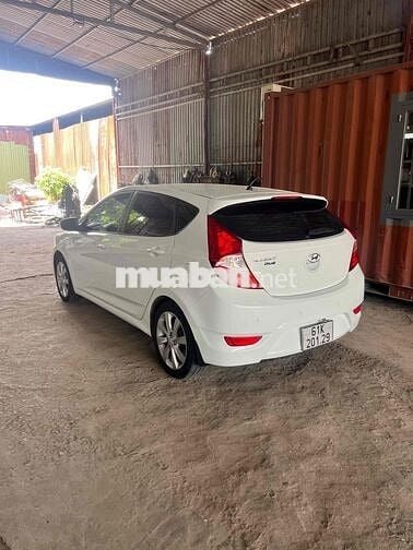 Hyundai Accent 2015 1.4 AT Hatchback - 98000 km
