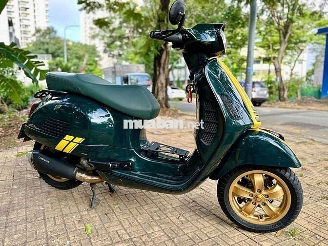 Bán Vespa GTS 300 HPE 2020 full đồ chơi