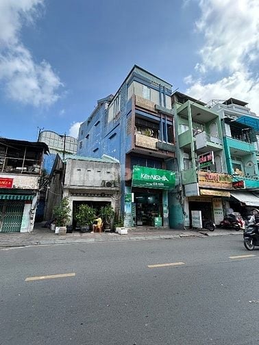 Bán nhà MT 18 Tô hiến Thành Q 10. DT 4.2 dài 20 nở hậu 8 m, giá 31 tỷ