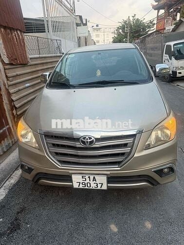 Toyota Innova 2014 2.0J - 130000 km
