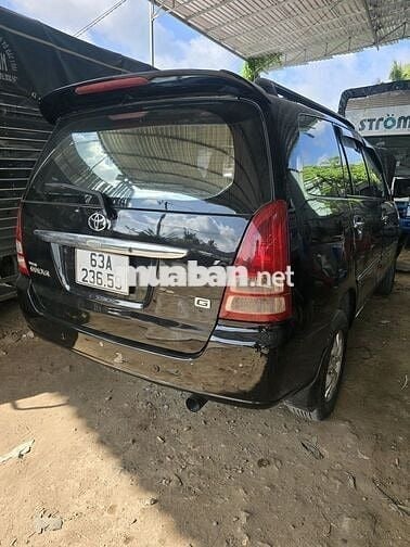 Toyota Innova 2006 G - 250 km