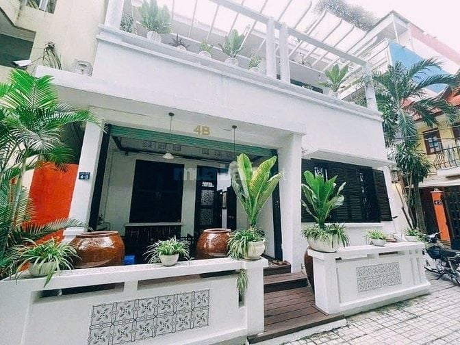 BIỆT THỰ MẶT TIỀN TRUNG TÂM QUẬN 1 - PHAN KẾ BÍNH - 2 TẦNG SÂN VƯỜN
