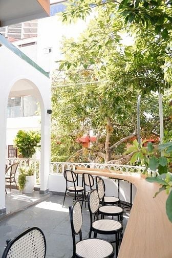 CHO THUÊ NHÀ LÔ GÓC TT CẦU GIẤY - PHỐ NGUYỄN THỊ ĐỊNH - 520M2