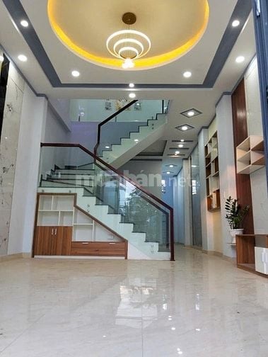 Bán nhà mặt tiền 90m2 Hoàng Phan Thái sổ riêng cách chợ Bình Chánh 200