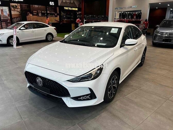 MG MG5 2024 - 10 km