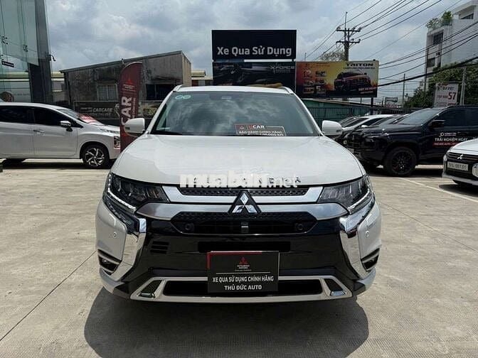 Mitsubishi Outlander Premium 2022 Trắng - Odo 46k