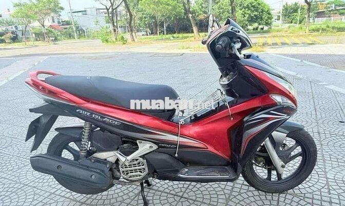 Mình cần bán xe Airblade đỏ đen 8tr5