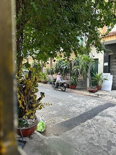 CHO THUÊ NHÀ 6 PHÒNG MỞ VĂN PHÒNG, TRƯỜNG HỌC, HẺM XE HƠI 