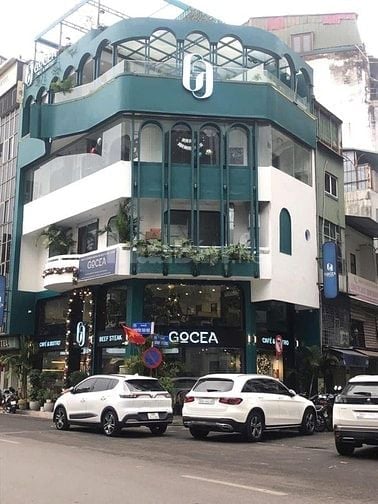 Cho thuê cả nhà mặt phố Nguyễn Thái Học dt 80m2 KD mọi mô hình cực Hot