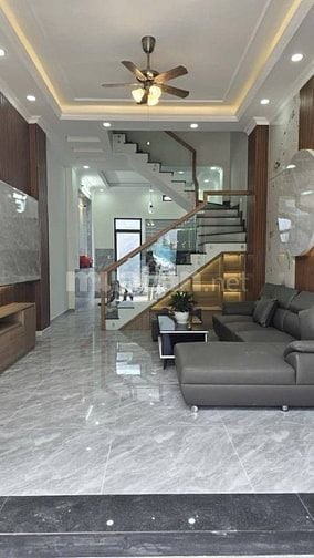 NHÀ ĐẸP THIẾT KẾ HIỆN ĐẠI, CHỈ VIỆC XÁCH VALI VỀ Ở CHỈ NHỈNH 5 TỶ
