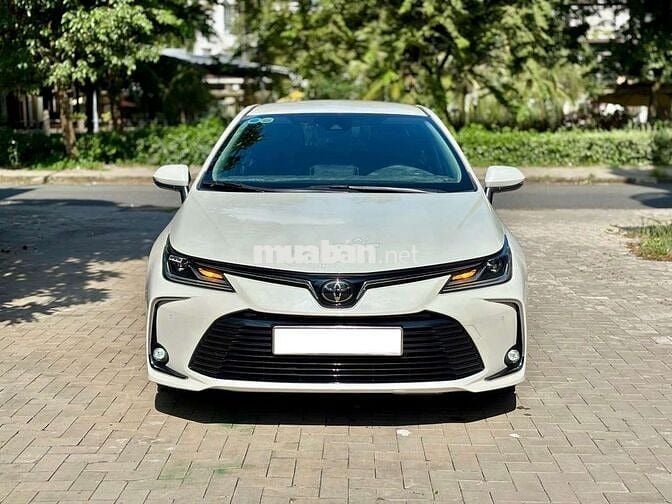 TOYORA ALTIS 2022 1.8 V - 68000 km