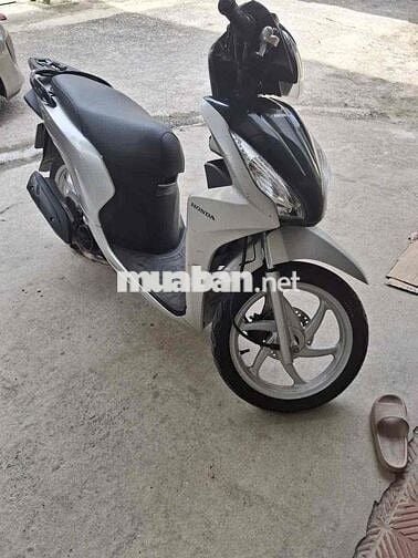cần bán xe Vision màu bạc