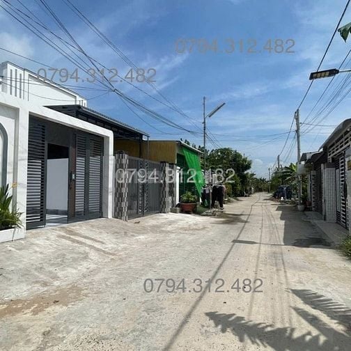 Nhà đẹp mới hoàn thiện hẻm ôtô xã bình chánh , huyện bình chánh . 